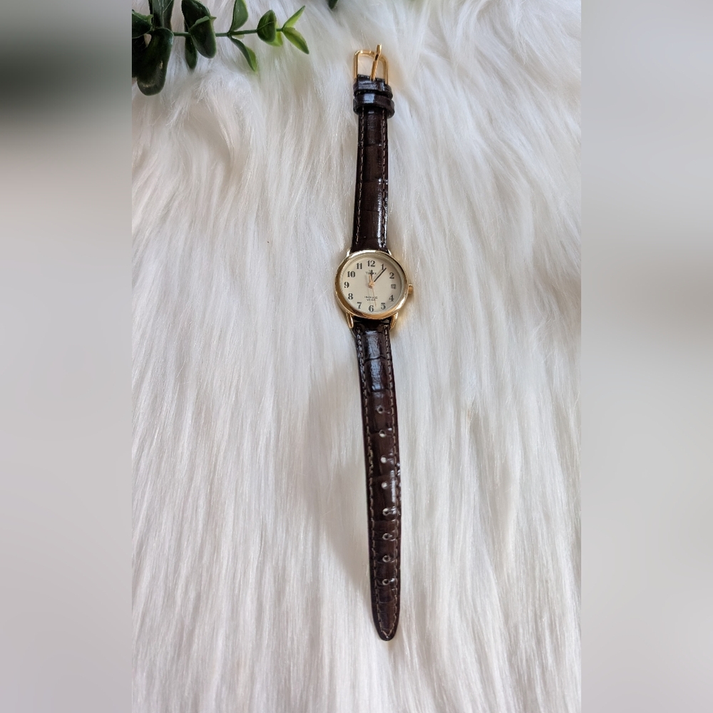 Timex classic gold Wrist watch With Leather Band